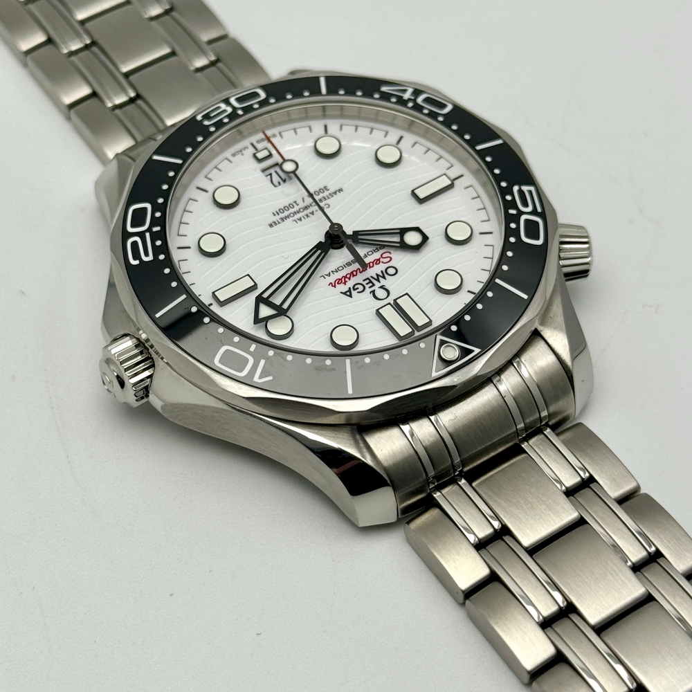 Omega Seamaster White Professional 300M Diver Co-Axial Master Chronometer